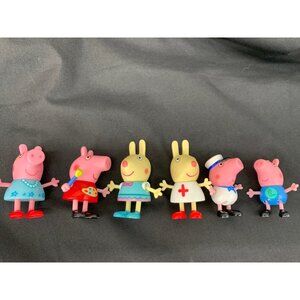 Peppa Pig Figurine Set - 6 Collectible Characters With Adorable Outfits & Access